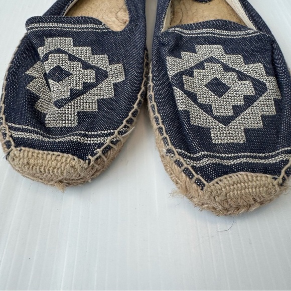 Soludos Mens yucatan Blue and Cream Espadrille Flats - Picture 6 of 8